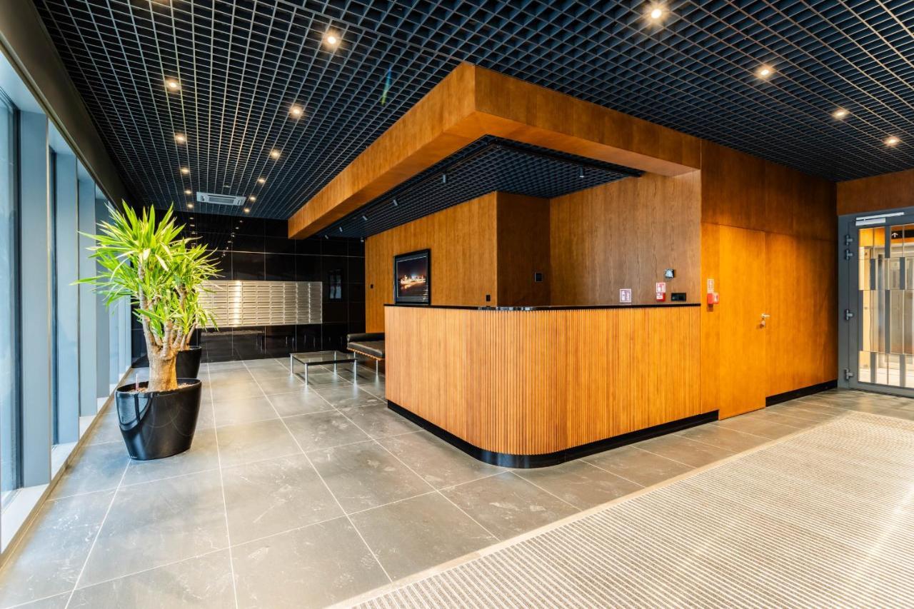 Klimatyzowany Apartament Very Berry Z Parkingiem W Poznaniu By Noclegi Renters Exterior photo
